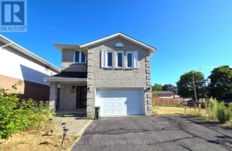 Building Photo - 1117 Wintergreen Crescent