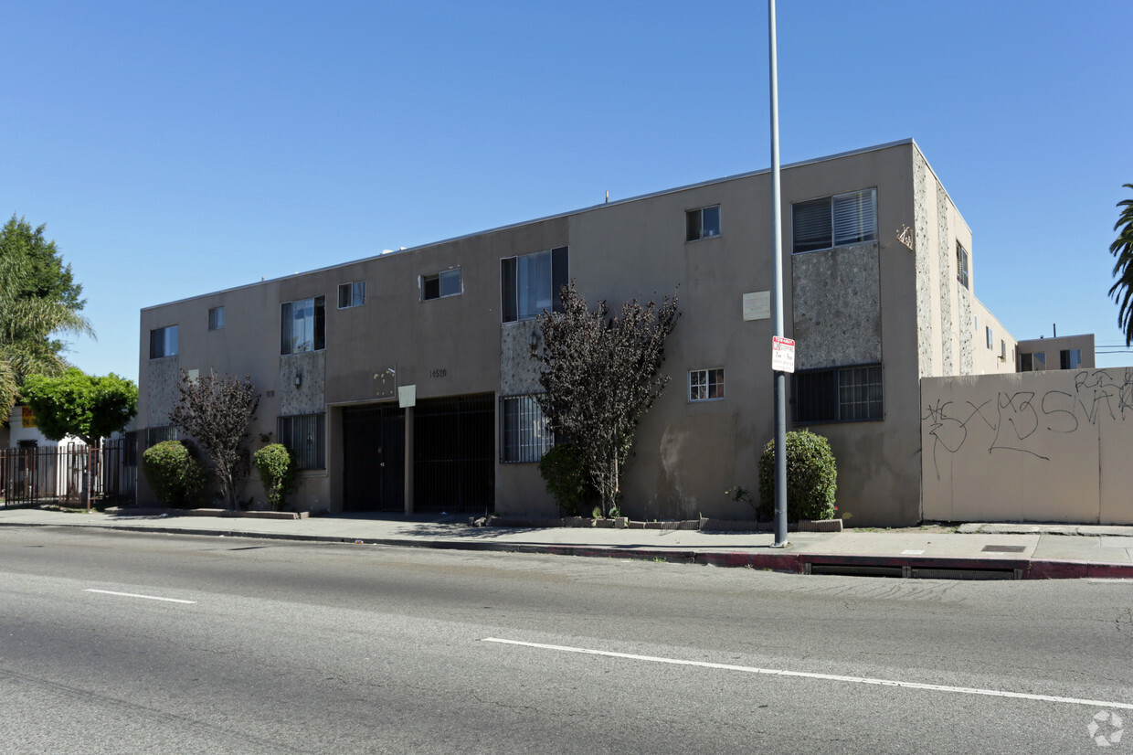 10520 S Figueroa St, Los Angeles, CA 90003 Apartments Los Angeles, CA