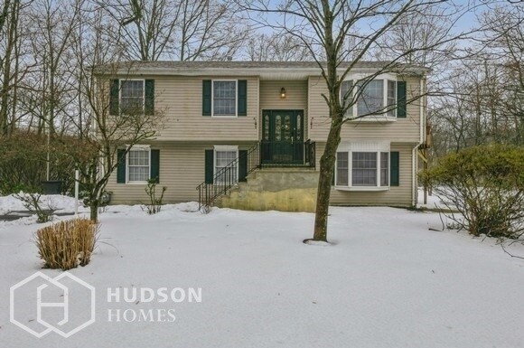 Foto principal - NOW AVAILABLE! - 15 W Dey St, Englishtown,...