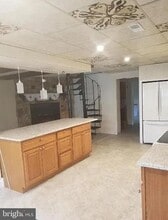 Building Photo - 230 High St E