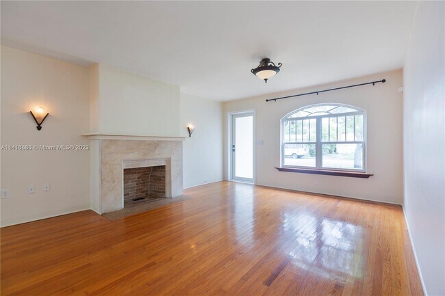 Foto del edificio - 610 SW 24th Rd
