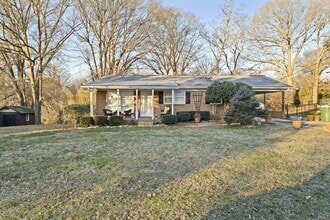 Building Photo - 107 Maple Dr
