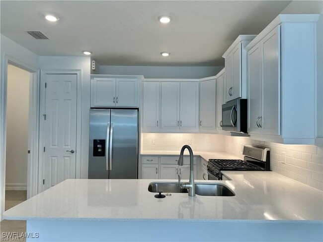 Foto del edificio - 43860 Blue Heron Ln