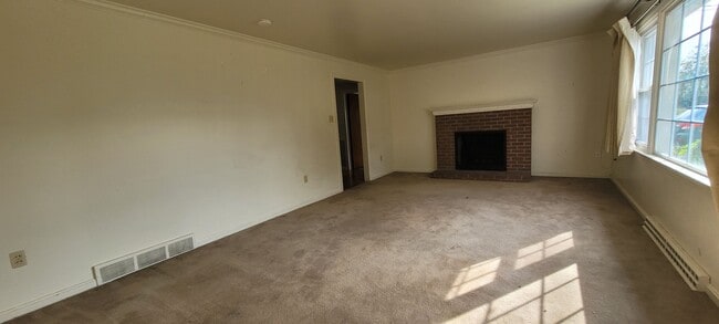Building Photo - 4 bedroom 1.5 Bathroom home in Leola