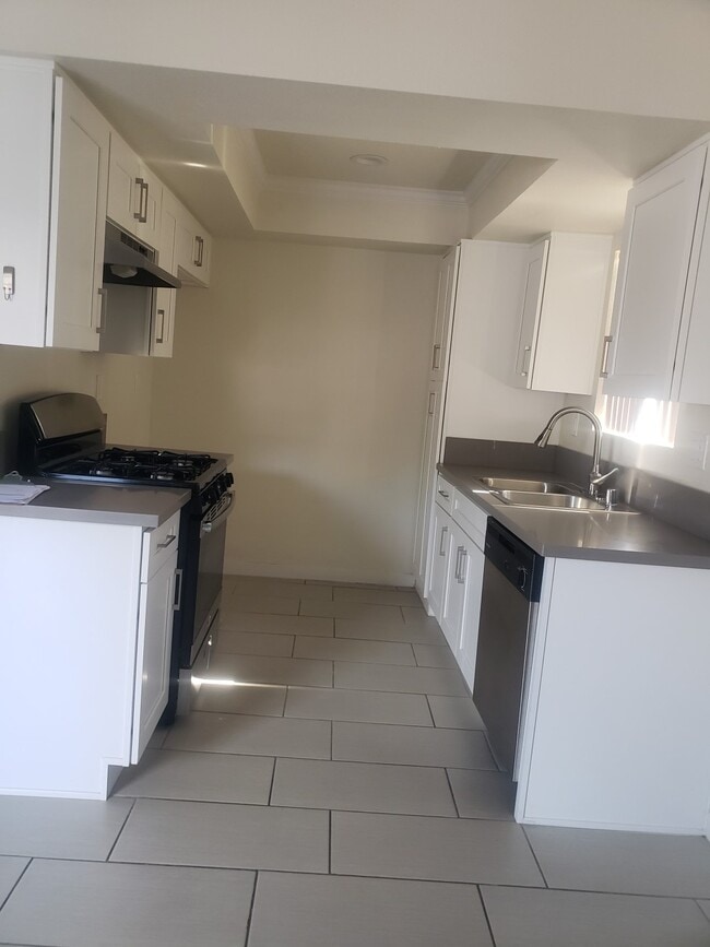 Building Photo - Foothill Apartments