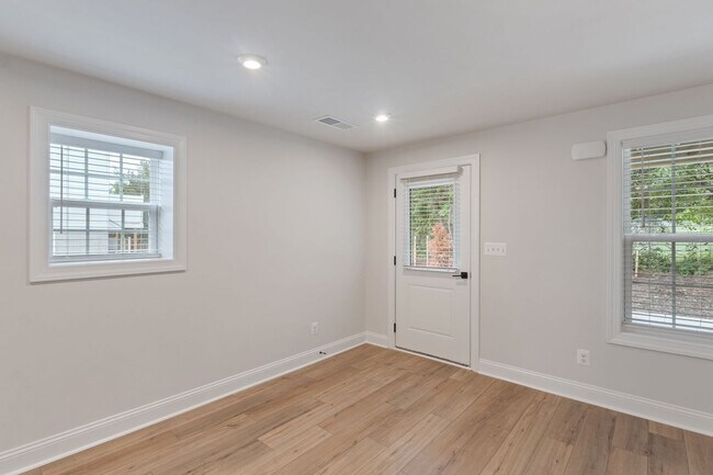 Building Photo - 2232 Leeham St
