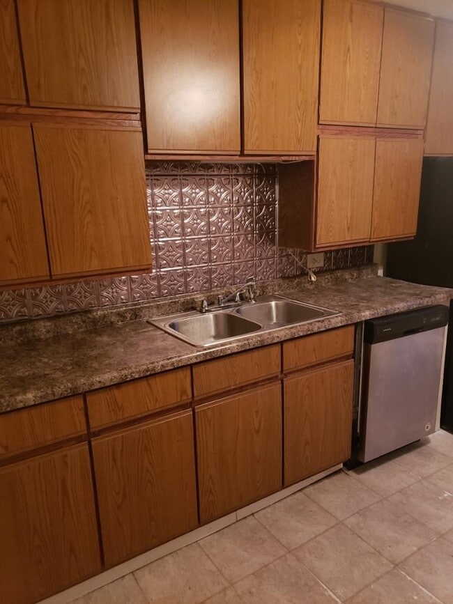 Building Photo - 829 Fulton Ave