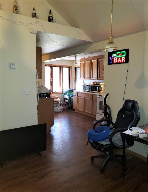 Foto del edificio - 2104 Reaney Ave E