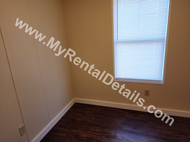 Building Photo - 49 Brookdale Rd