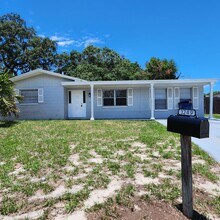 Building Photo - 3249 Pinehurst Dr