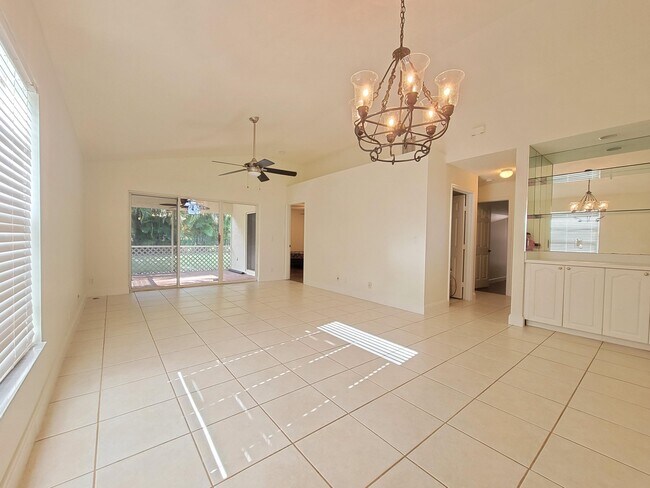 Building Photo - 5344 Edenwood Ln