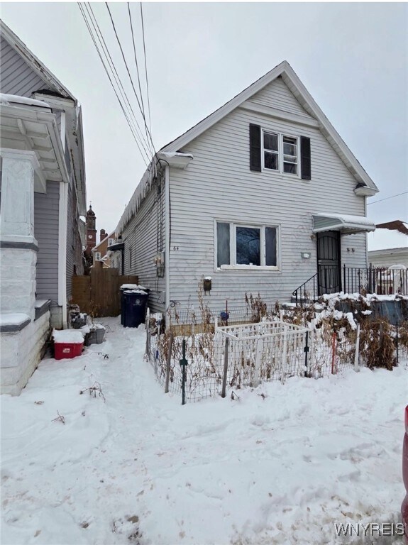 Foto del edificio - 64 Sweet Ave