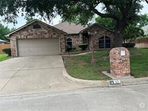 Building Photo - 10 Monterey Dr