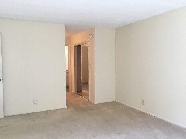 Master bedroom - 8225 Manitoba St