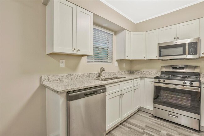 Building Photo - 1195 Winston Dr