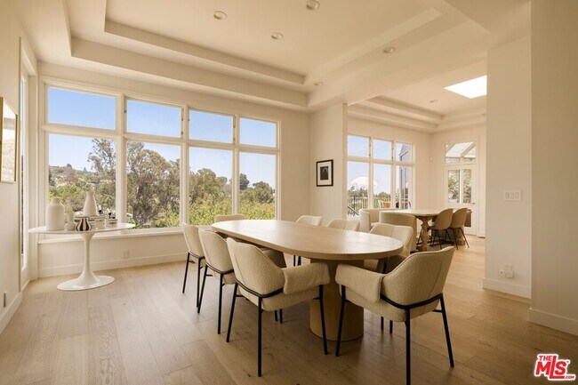 Foto del edificio - 282 Bentley Cir