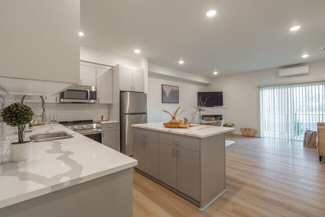 Interior Photo - Urban 33