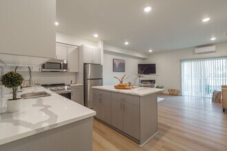 Interior Photo - Urban 33