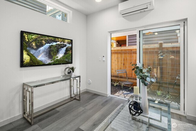 Foto del edificio - Modern 2 bed 2 bath town house available for move NOW