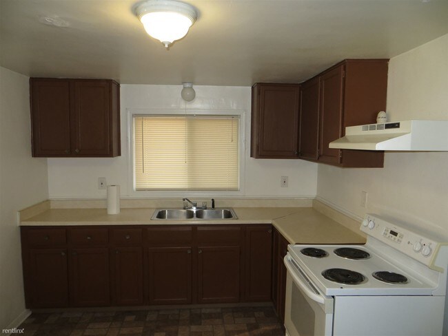 Foto del edificio - 2 br, 1 bath House - 655 Rosewood Pl
