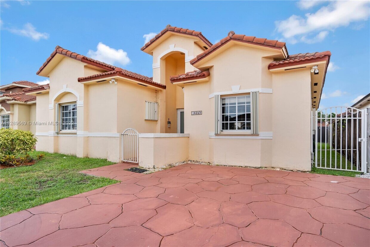 16243 SW 55th St, Miami, FL 33185 House Rental in Miami, FL