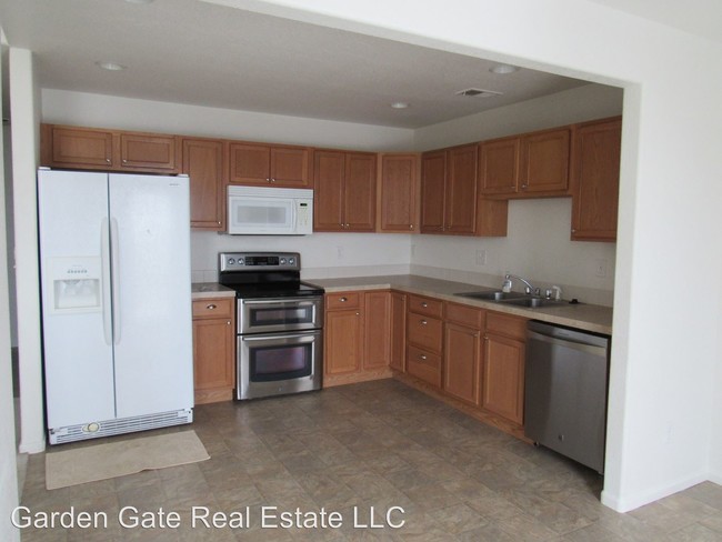 Building Photo - 3 br, 2.5 bath House - 2422 S Lennox