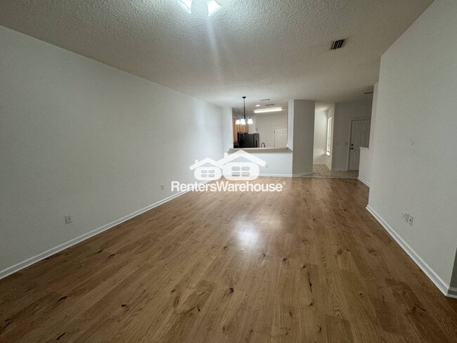 Building Photo - 9759 Summer Grove Way E