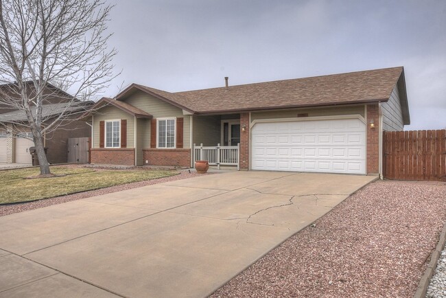 Building Photo - Beautifully updated home in Fountain Valle...