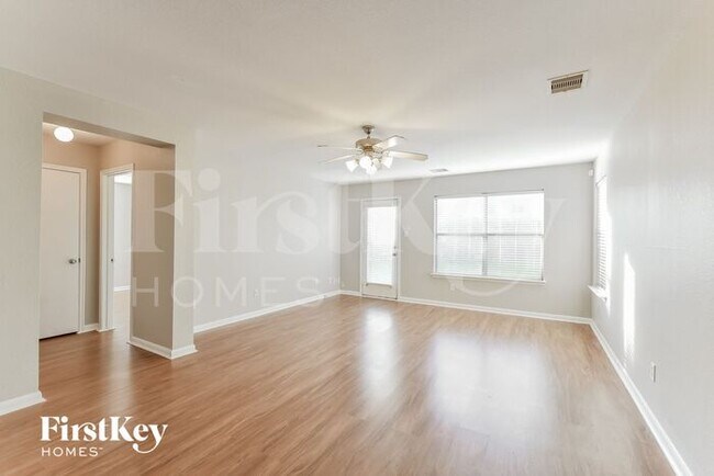 Foto del edificio - 21610 Rain Leaf Ct