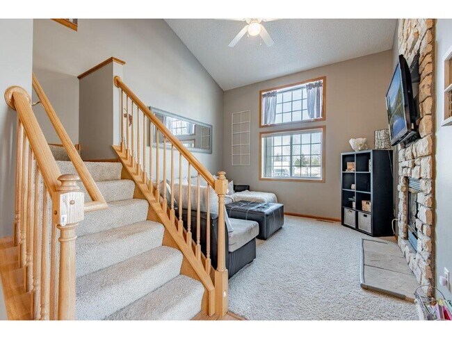 Foto del edificio - 7634 Lachman Ave NE