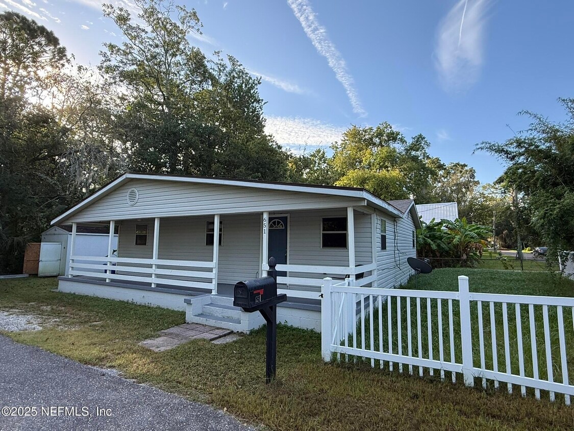 Primary Photo - 651 Anderson St