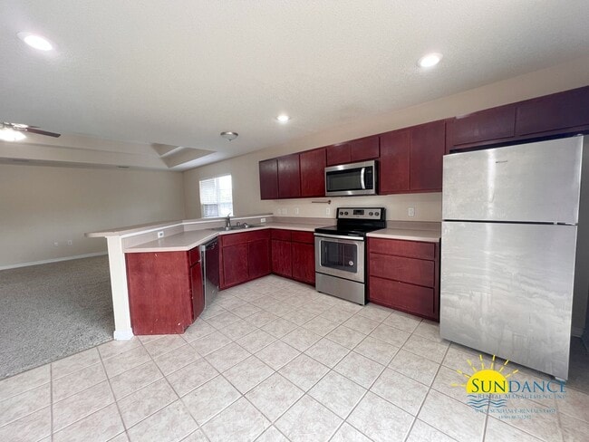 Building Photo - Inviting 3 Bedroom Home in Crestview!