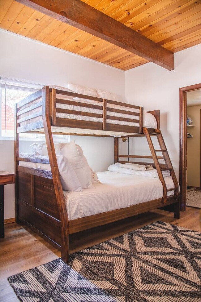 Building Photo - 633 Barret Way