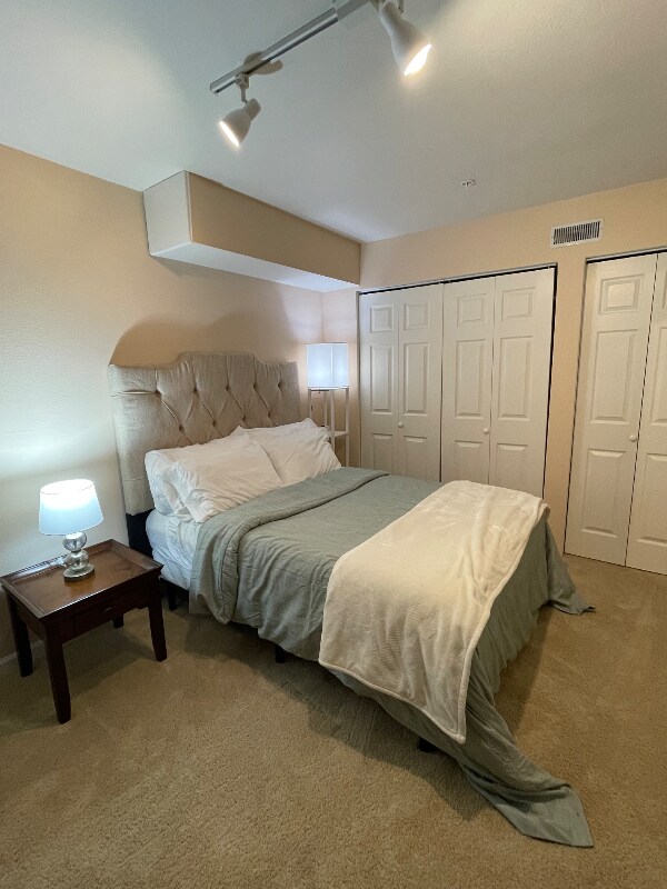 Foto del edificio - 2143 NW Pacific Elm Dr