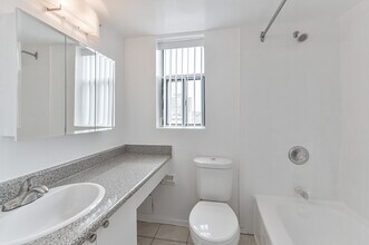 Building Photo - 250 St George St