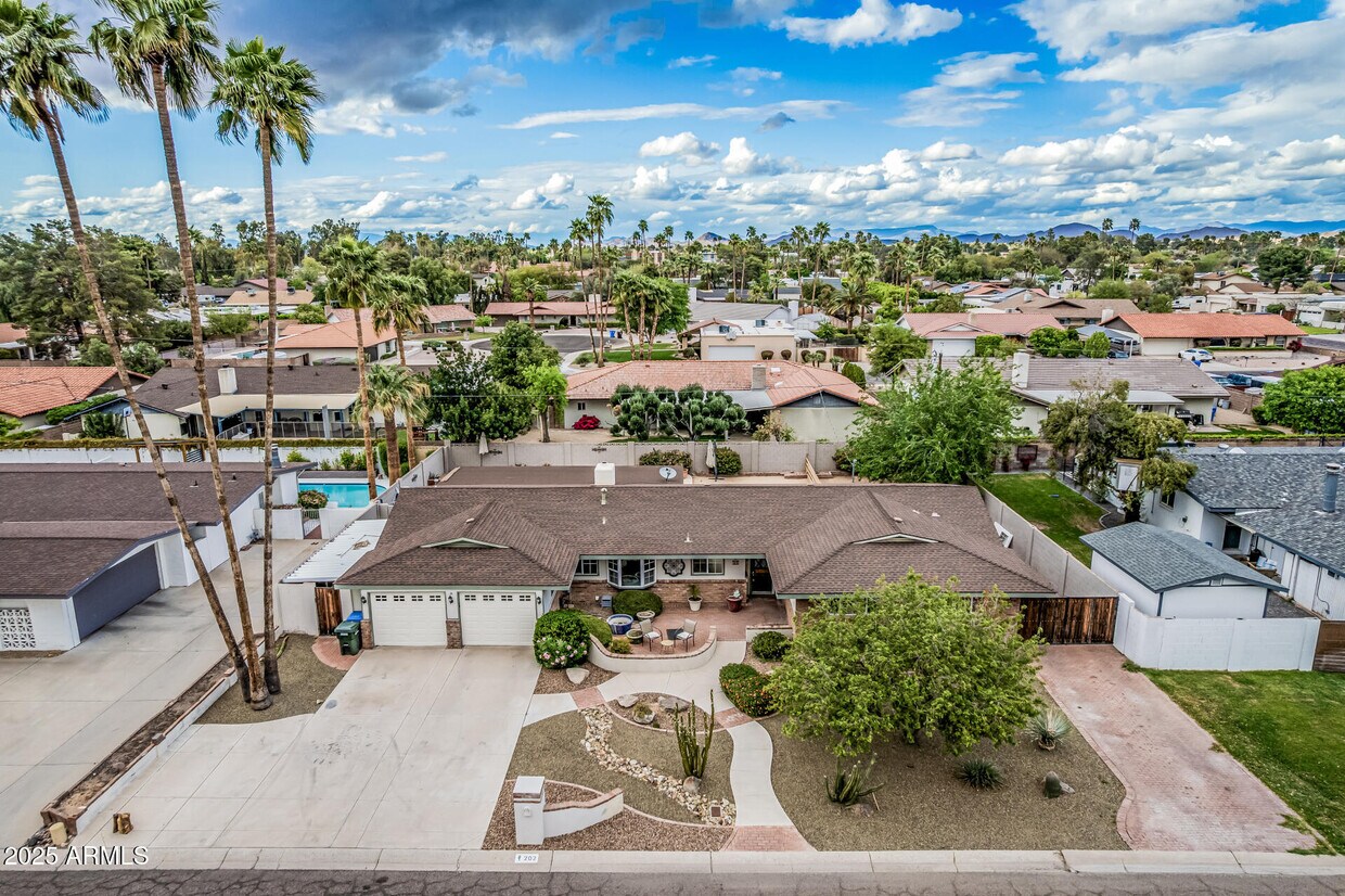 Foto principal - 202 W Seminole Dr
