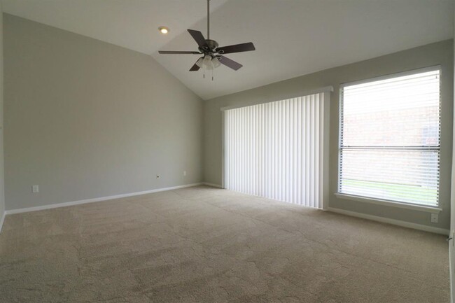 Building Photo - 12639 Ashford Hills Dr