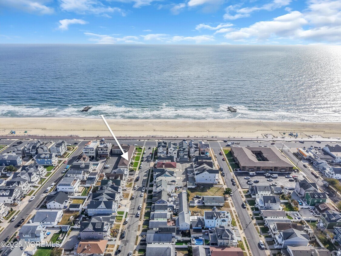 Foto principal - 1304 Ocean Ave N