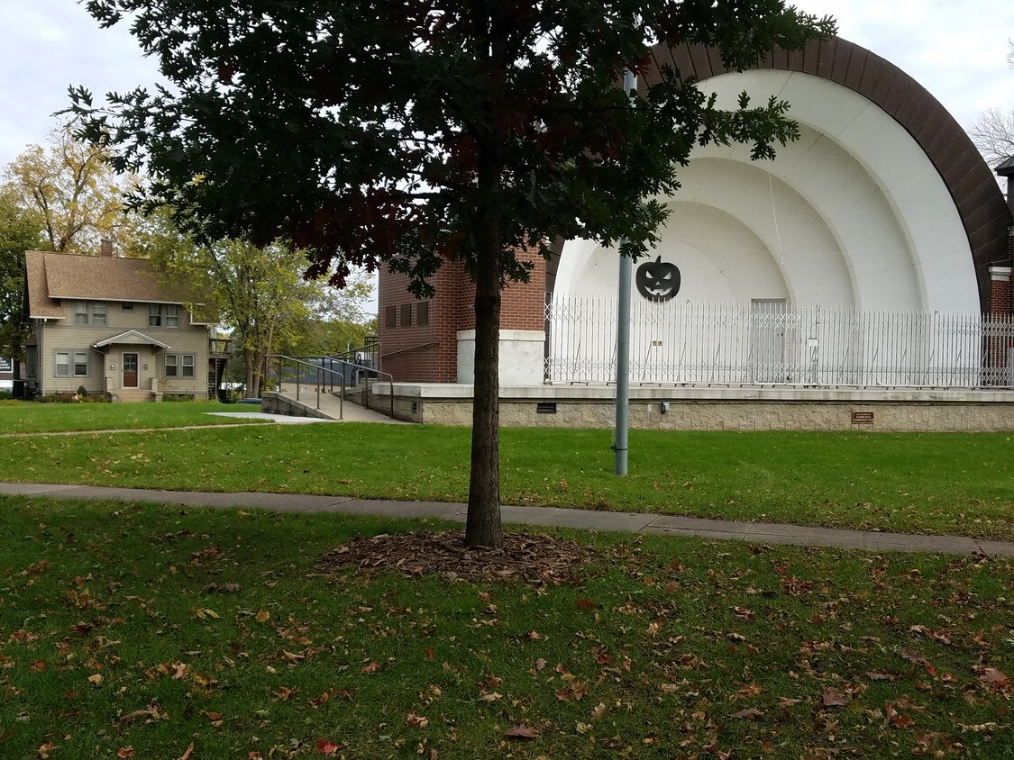 Across from Overman Park downtown Cedar Falls - 315 2nd W St