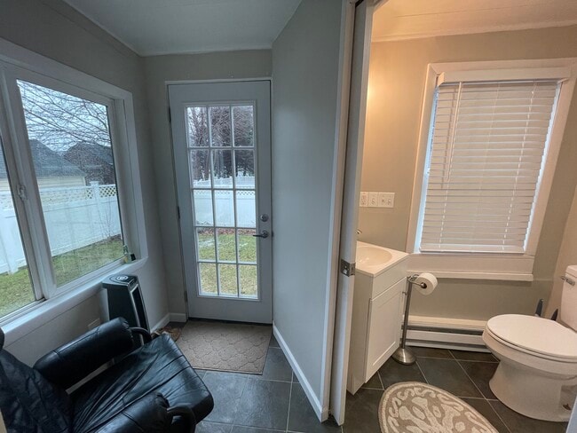 Building Photo - 21 McLean St