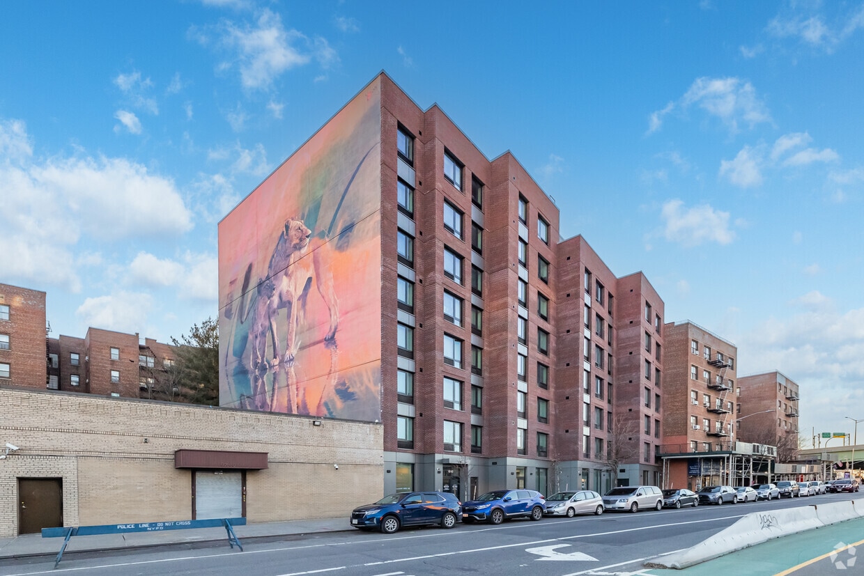 Primary Photo - 92-54 Queens Blvd