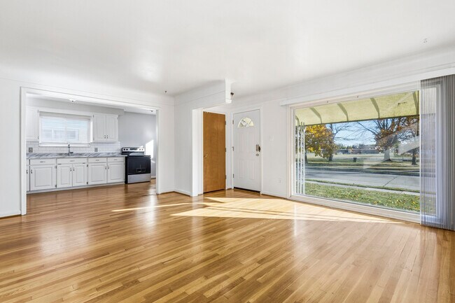 Foto del edificio - 24609 Flower Ave