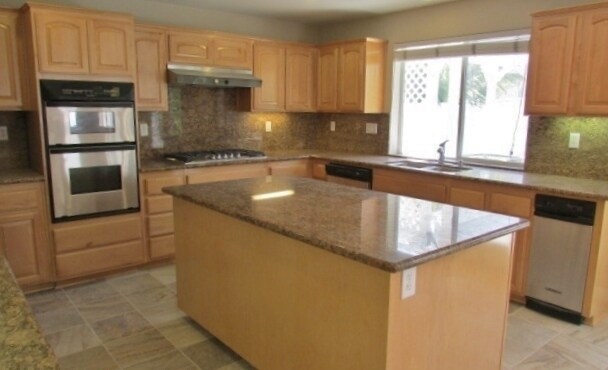 Foto del edificio - Beautiful 5 Bedroom 4 Bathroom Home in Wes...
