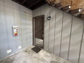 Building Photo - 599 Chicopee Ct