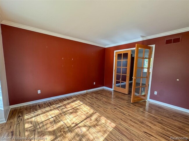 Building Photo - 2867 Woodmont Dr W