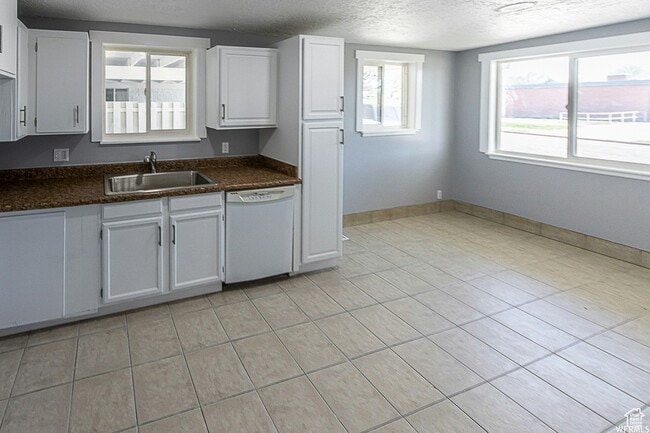 Building Photo - 202 W 2050 N