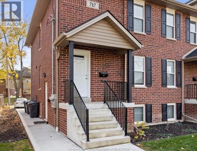 Building Photo - 717 St Antoine St