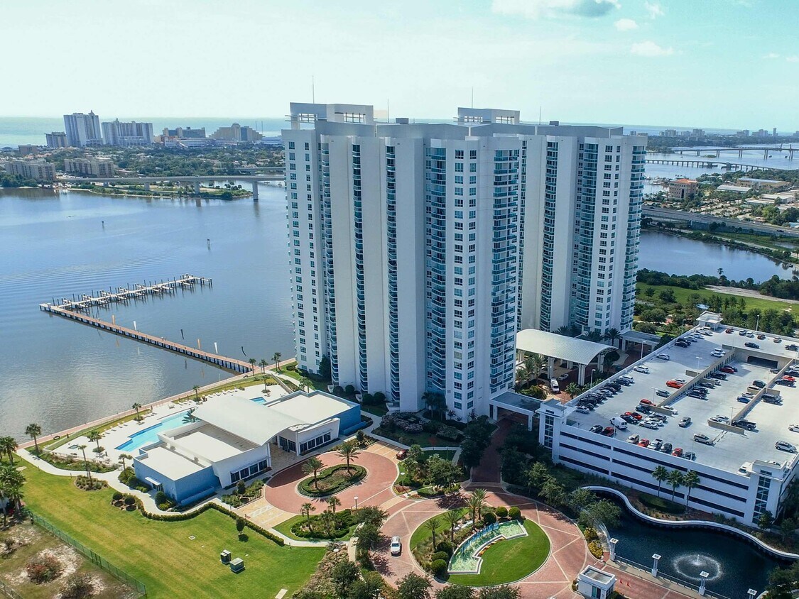 241 Riverside Dr, Holly Hill, FL 32117 Townhome Rentals in Holly Hill