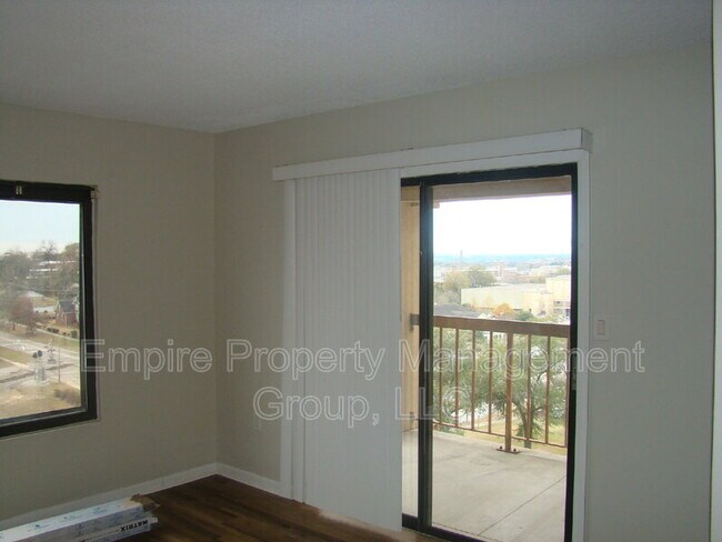 Foto del edificio - 1600 Park Cir