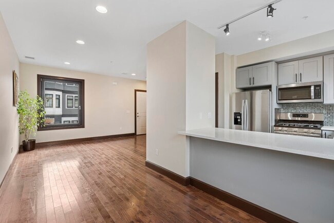 Building Photo - 575 Hoboken Rd